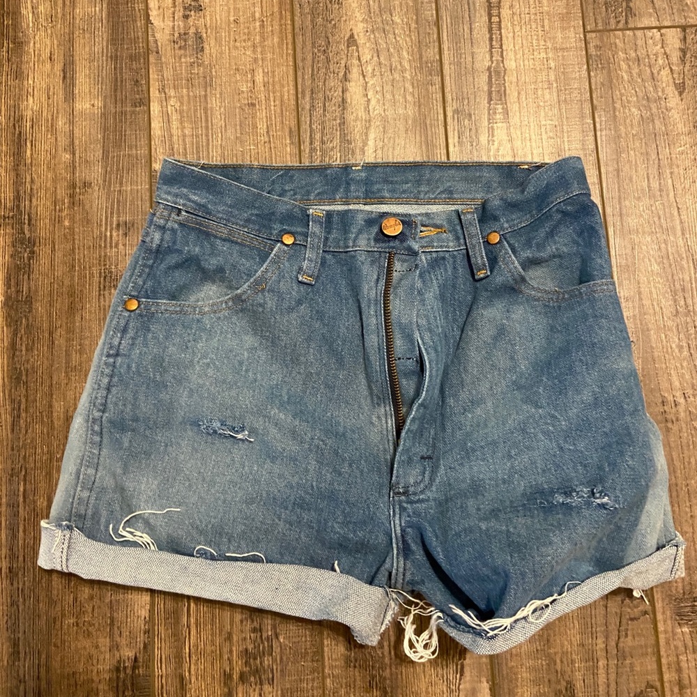 Wranglers Cut off jeans, fit like a size 2-4